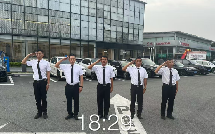 厂区门卫安保怎么选？军卫保安专业人员充足更靠谱?